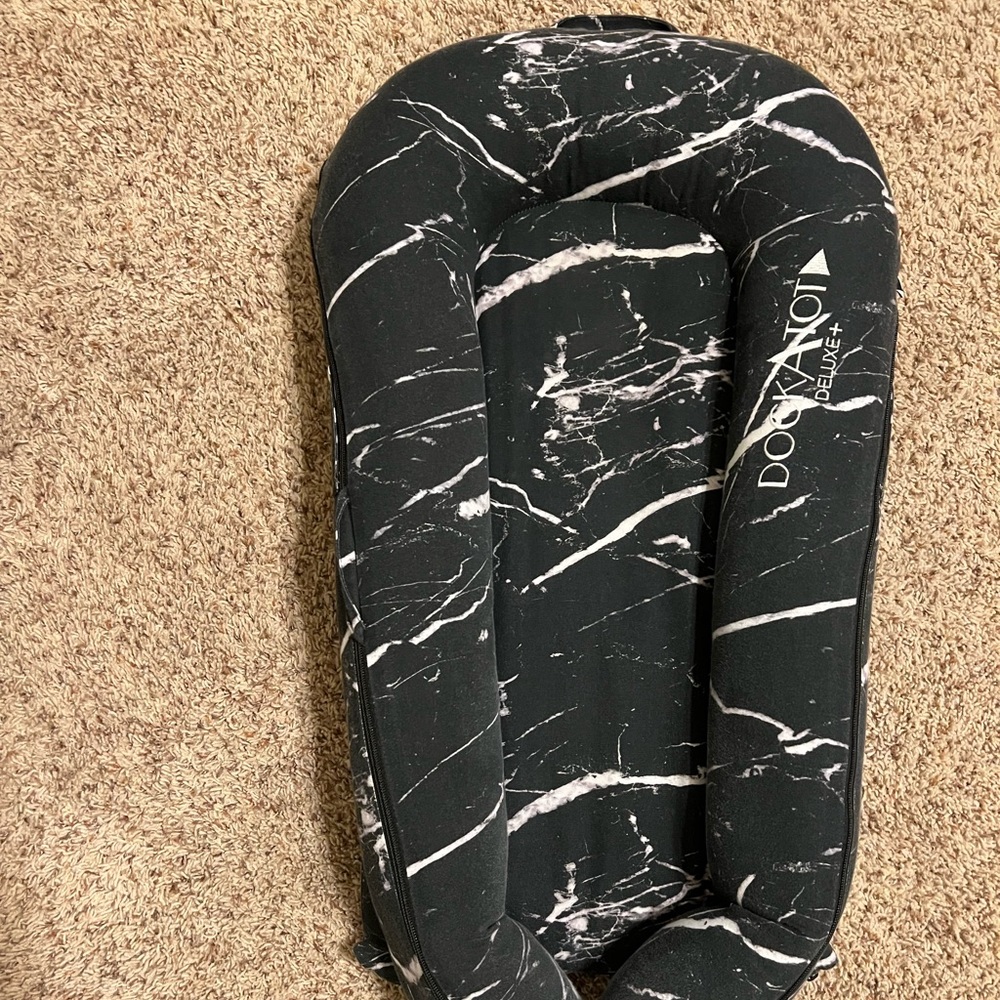 Black marble dock a tot deluxe